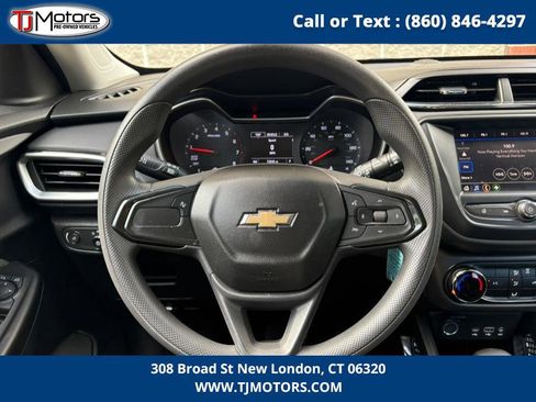 Used 2021 Chevrolet TrailBlazer LS image 16