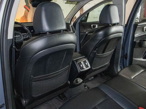 Used 2025 Kia Sorento S w/ Panoramic Sunroof Package image 10