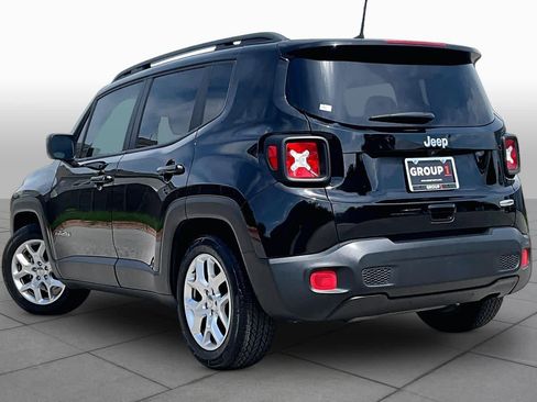 Used 2018 Jeep Renegade Latitude w/ Popular Equipment Group FWD image 12