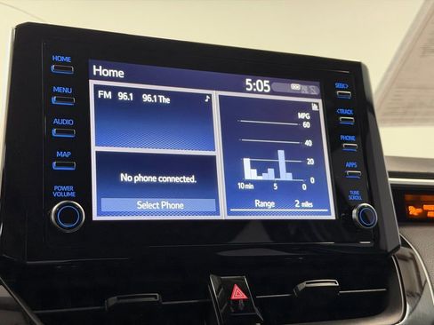 Used 2020 Toyota Corolla LE image 17