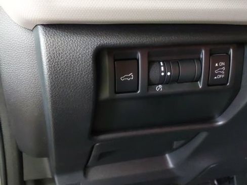 Used 2026 Subaru Forester Premium AWD/4WD image 19
