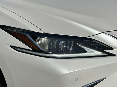 Used 2024 Lexus ES 350 w/ Premium Package FWD image 12