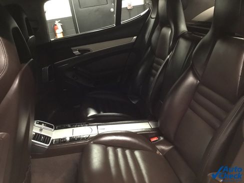 Used 2016 Porsche Panamera GTS image 28
