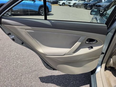 Used 2007 Toyota Camry LE FWD image 13