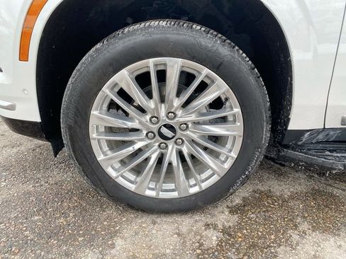 Used 2025 Cadillac Escalade Premium Luxury w/ LPO, Floor Liner Package image 32