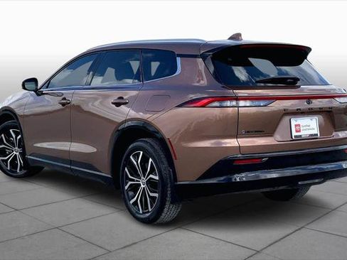 Certified 2026 Toyota Crown Signia XLE image 12