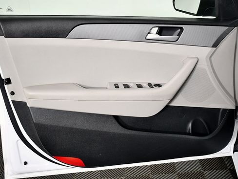 Used 2015 Hyundai Sonata SE image 15