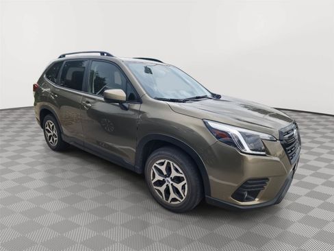 Certified 2023 Subaru Forester Premium AWD/4WD image 1