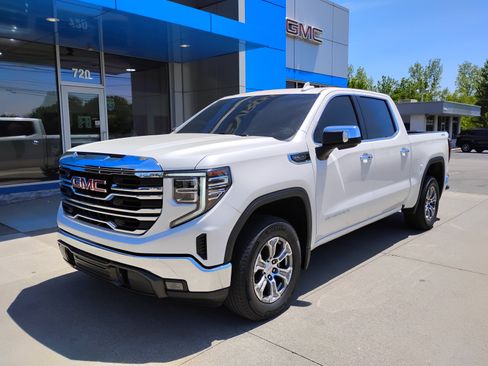 Used 2023 GMC Sierra 1500 SLT w/ SLT Convenience Package AWD/4WD image 31