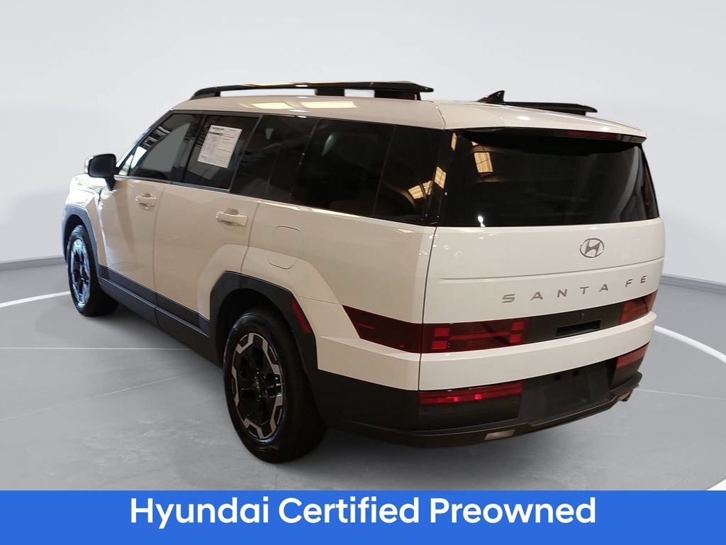 Used 2025 Hyundai Santa Fe SEL FWD image 7