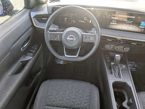 Used 2025 Nissan Kicks SV FWD image 16