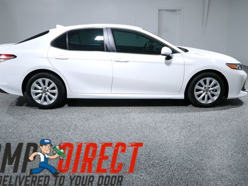 Used 2020 Toyota Camry LE FWD image 6