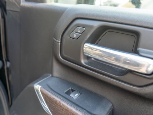 Used 2023 GMC Sierra 3500 Denali w/ Denali Black Diamond Edition AWD/4WD image 11