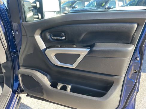 Used 2024 Nissan Titan SV w/ SV Convenience Package image 31