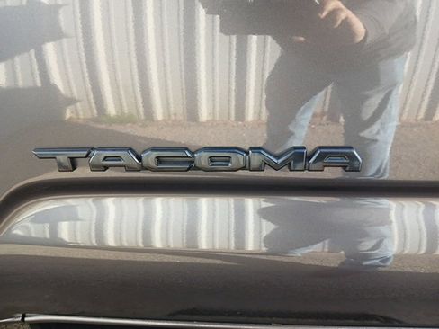 Used 2021 Toyota Tacoma SR5 image 10