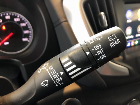 Used 2024 GMC Terrain SLE w/ Driver Convenience Package image 31