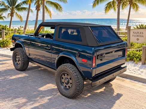 Used 2025 Ford Bronco Badlands AWD/4WD image 9