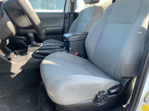 Used 2022 Toyota Tacoma SR image 16