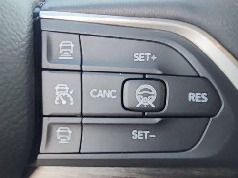 New 2026 Jeep Grand Cherokee Limited w/ Luxury Tech Group II AWD/4WD image 13