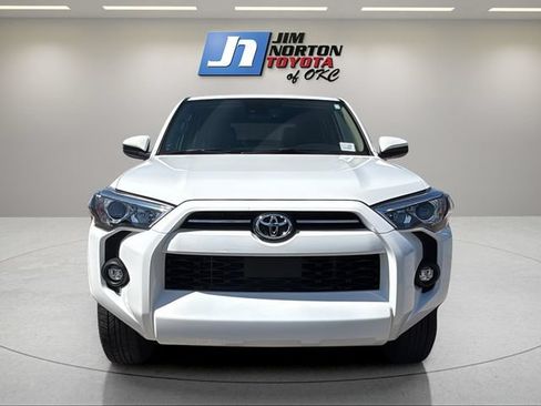 Used 2022 Toyota 4Runner SR5 RWD image 2