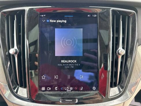 Used 2024 Volvo S60 B5 Plus image 33