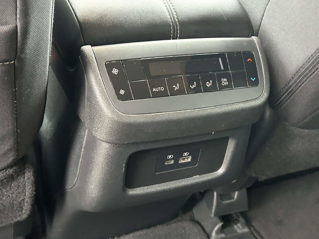 Used 2025 Nissan Pathfinder SV AWD/4WD image 12