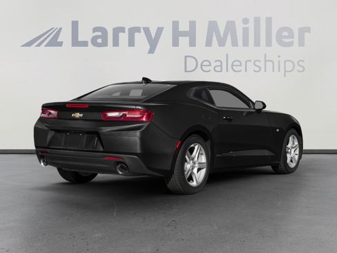 Used 2017 Chevrolet Camaro LT w/ RS Package image 2