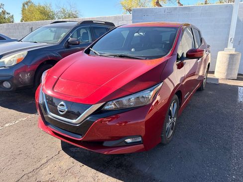 Used 2019 Nissan Leaf SV FWD image 2