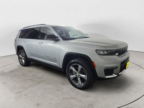 Used 2022 Jeep Grand Cherokee L Limited AWD/4WD image 7