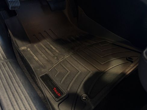 Used 2022 Dodge Challenger SXT w/ Driver Convenience Group image 26