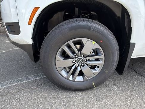 New 2026 Nissan Frontier SV w/ Tow Package AWD/4WD image 10