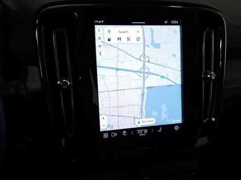 Certified 2025 Volvo XC40 B5 Plus image 22