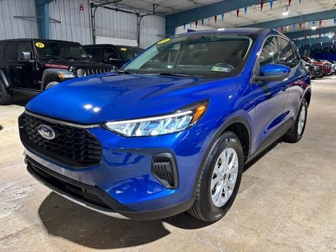 Used 2023 Ford Escape Active w/ Tech Pack #2 image 3
