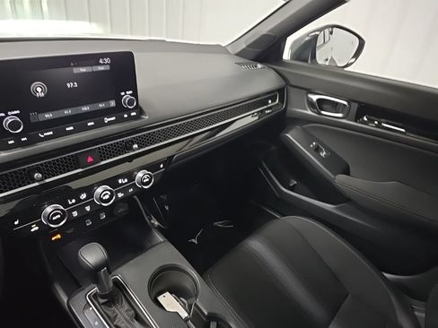 Used 2025 Honda Civic Sport image 26
