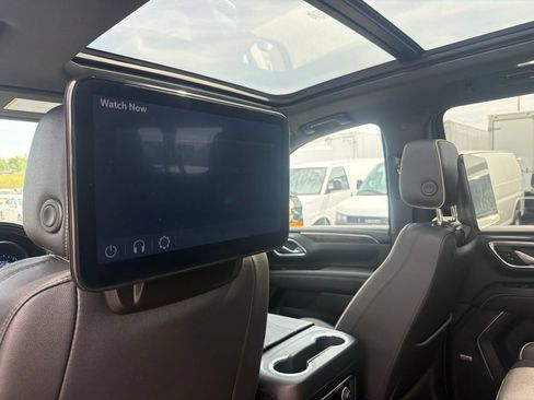 Certified 2023 Chevrolet Suburban Premier w/ Advanced Technology Package AWD/4WD image 35