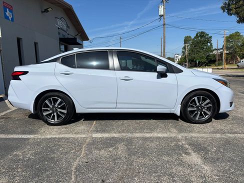 Used 2025 Nissan Versa SV w/ Trunk Package FWD image 7