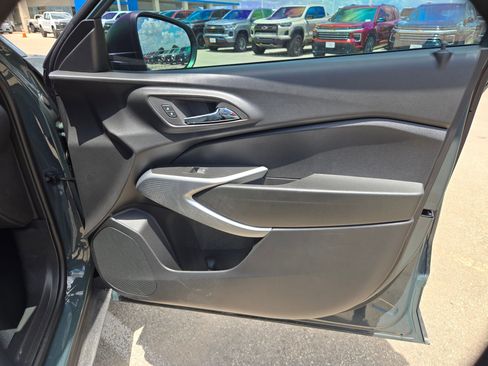 Used 2026 Chevrolet Trax LS FWD image 27