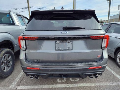 Certified 2025 Ford Explorer ST image 5