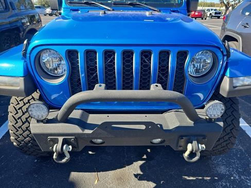 Used 2021 Jeep Gladiator Sport image 2