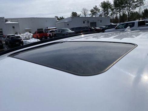 Used 2025 Toyota RAV4 XLE w/ Convenience Package image 18