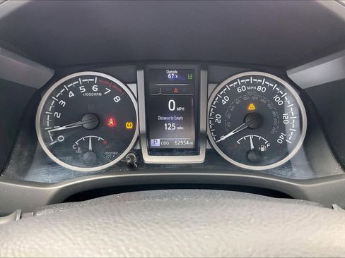 Used 2022 Toyota Tacoma SR5 RWD image 24