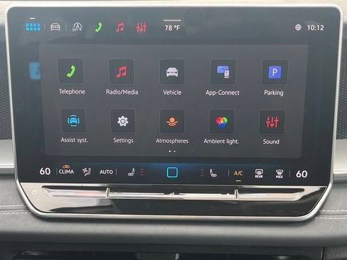 Used 2026 Volkswagen Tiguan SE FWD image 27