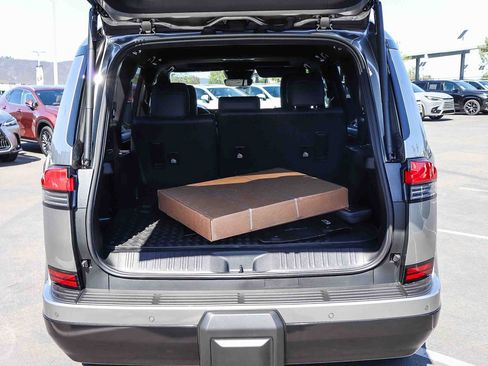 Certified 2026 Lexus GX 550 w/ Cold Area Package AWD/4WD image 32