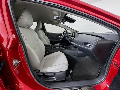 Used 2024 Toyota Prius XLE image 27