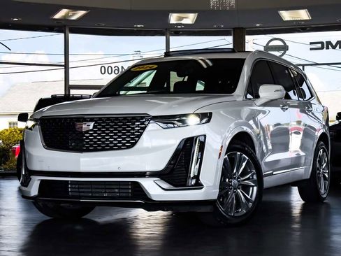 Used 2024 Cadillac XT6 Premium Luxury w/ Technology Package image 6