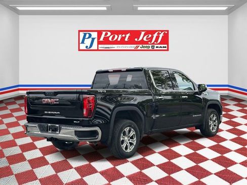 Used 2025 GMC Sierra 1500 SLT AWD/4WD image 4