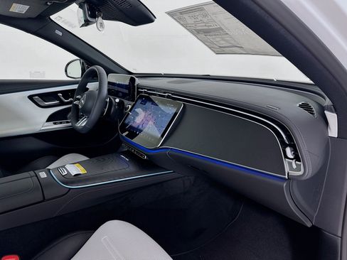 New 2026 Mercedes-Benz E 53 AMG 4MATIC Sedan image 32