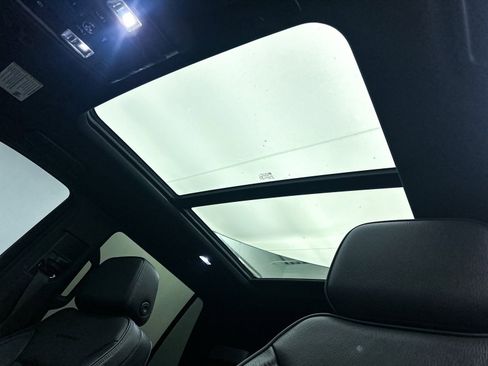 Used 2022 GMC Yukon Denali w/ Advanced Technology Package image 4