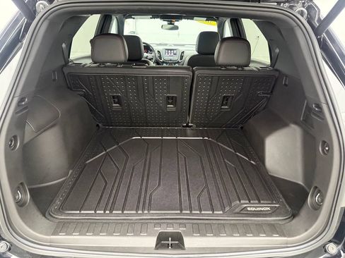 Used 2022 Chevrolet Equinox RS w/ LPO, Floor Liner Package AWD/4WD image 11