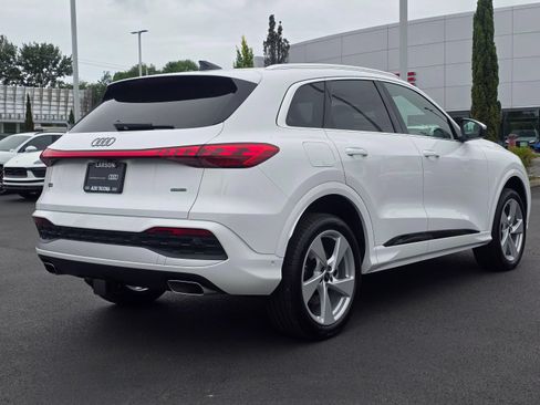 Certified 2025 Audi Q5 Premium w/ Premium Plus AWD/4WD image 5